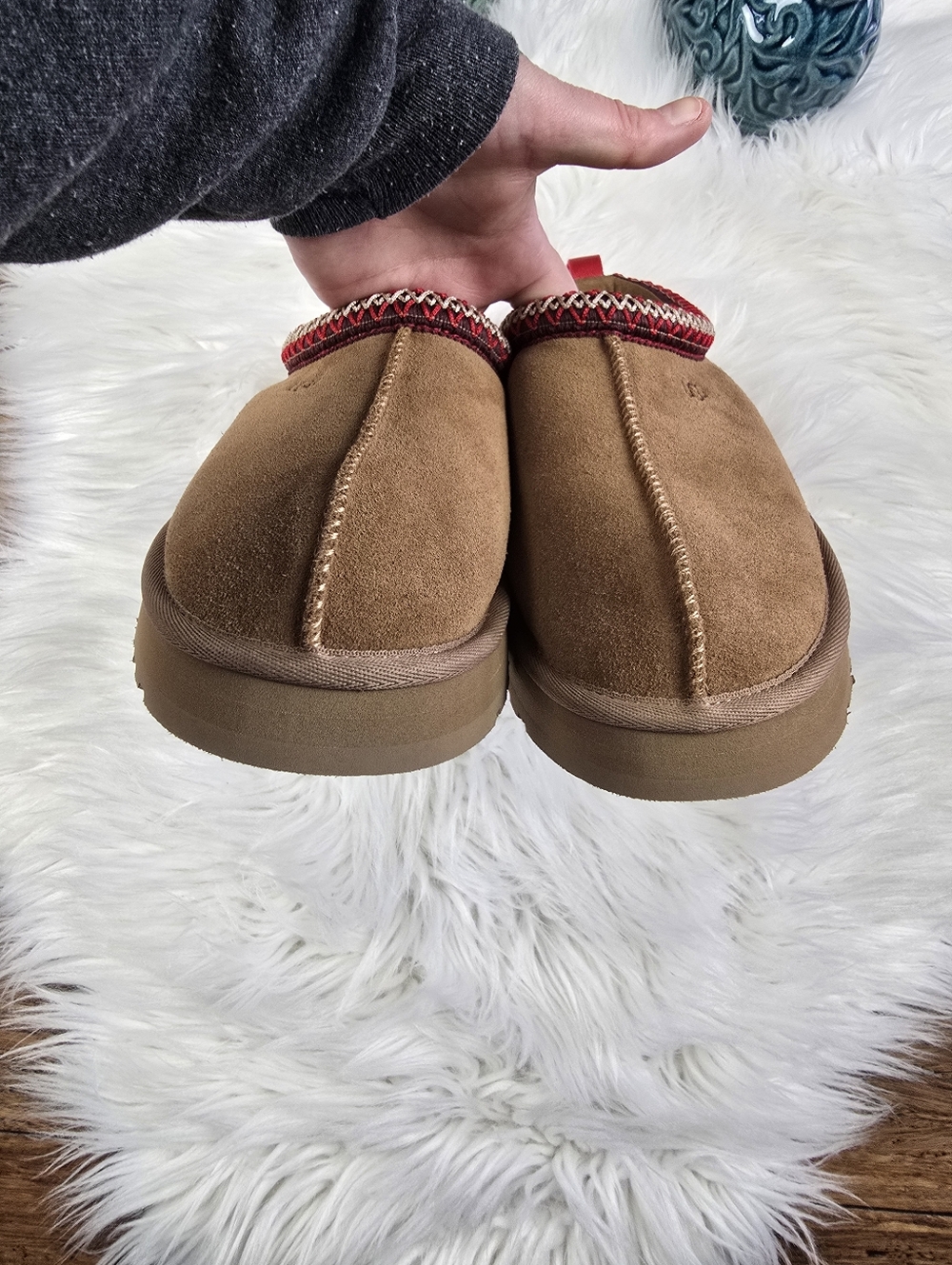 Ugg Tazman Slippers Size 8 ( Mislabled A Size 6) - Picture 5 of 16